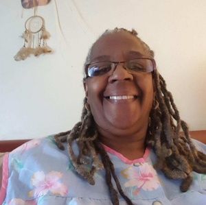 Meet your Posher, Gloria